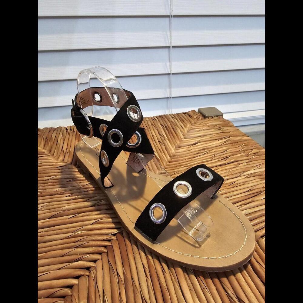 Halogen Leather Black Buckle RN58665 Studded Holes Wrap Strappy Flat Sandals 8.5